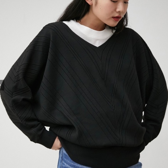 Japanese Brand Azul by Moussy Black Oversized V-Neck Sweater - Picture 2 of 13